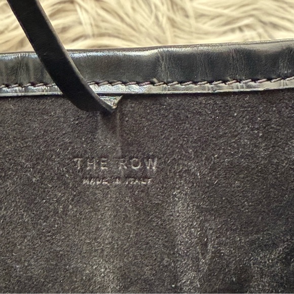 THE ROW N/S Park Small Glossed-Leather Tote - Picture 12 of 15